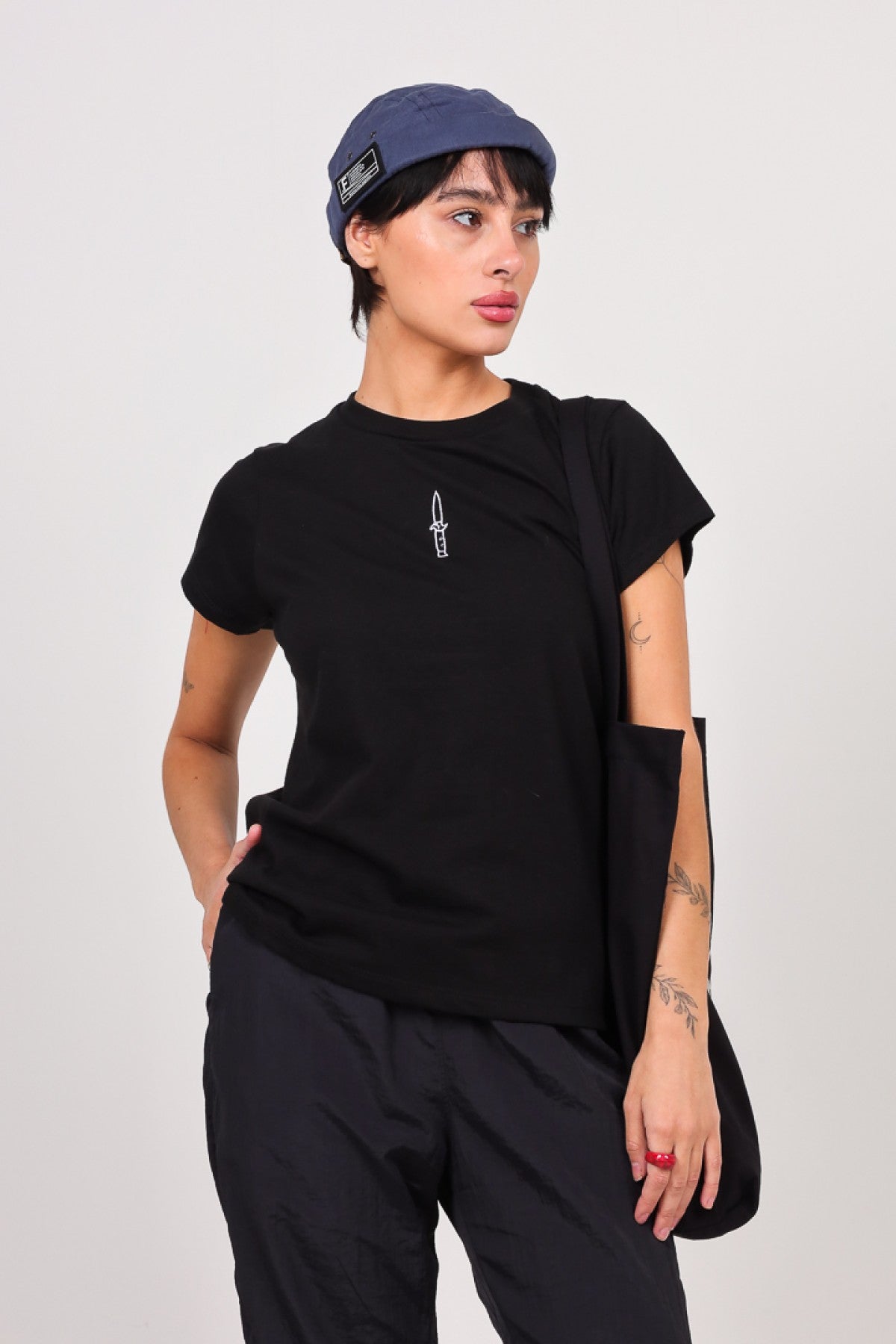KNIFE Remera F118